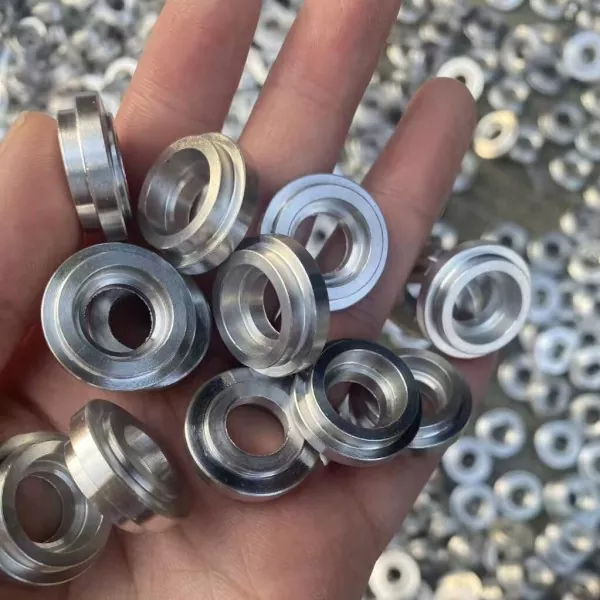 Jakie są rodzaje metalowych elementów złącznych? Jakie są rodzaje metalowych elementów złącznych?
